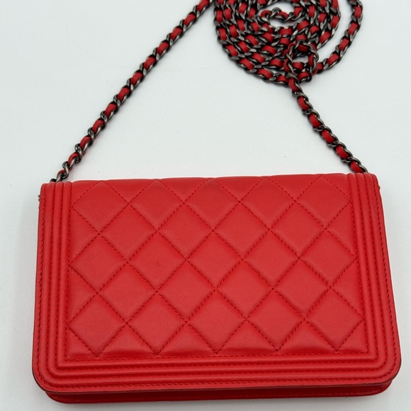 Chanel Quilted Lambskin Boy Red Wallet On Chain - Picture 8 of 17